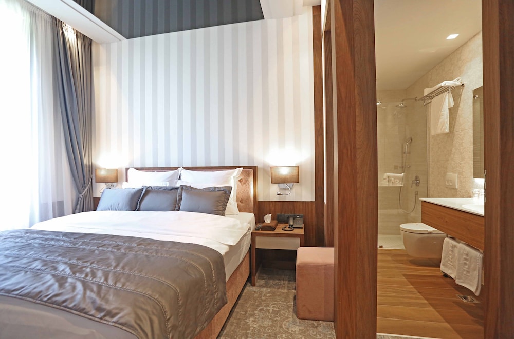 Economy Room, 1 Queen Bed, Non Smoking photo 3