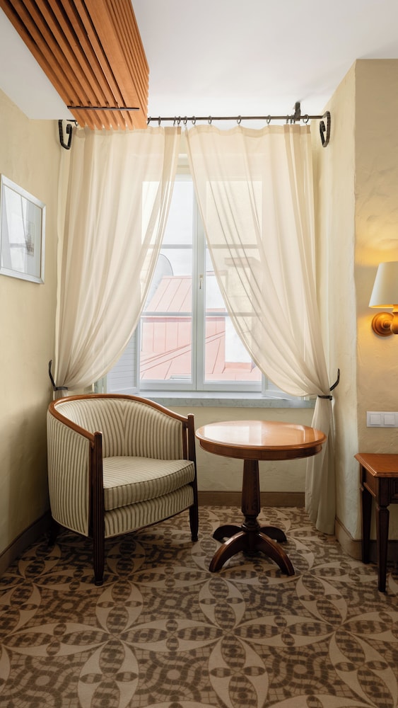 Superior Double or Twin Room - Photo 11
