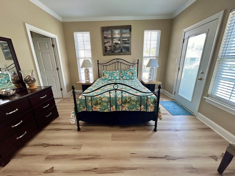 House, 6 Bedrooms photo 1