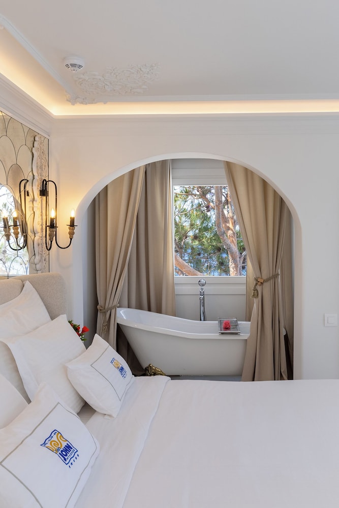 Delos Two Bedroom Villa with Private Pool & Sea View - Photo 3