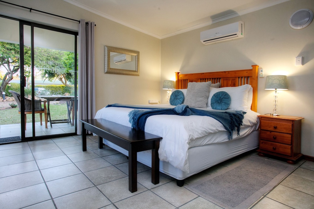 Self Catering Garden Cottage - Photo 1