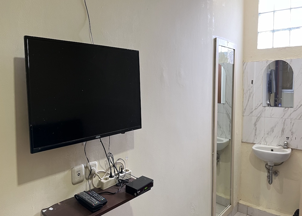 Standard Double Room - Photo 13