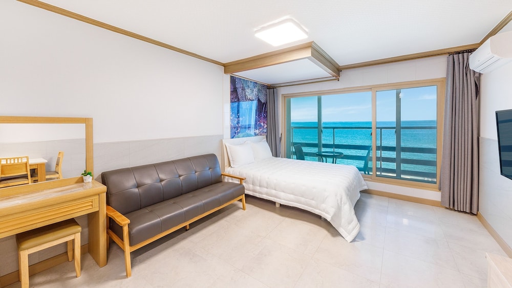 Basic Room, 1 Bedroom (502(Ocean view))