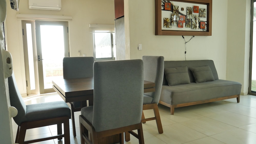 Family House photo 2