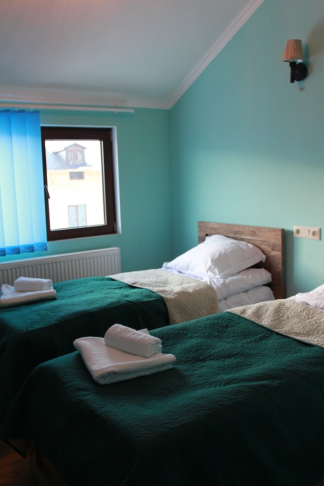 Basic Twin Room photo 2