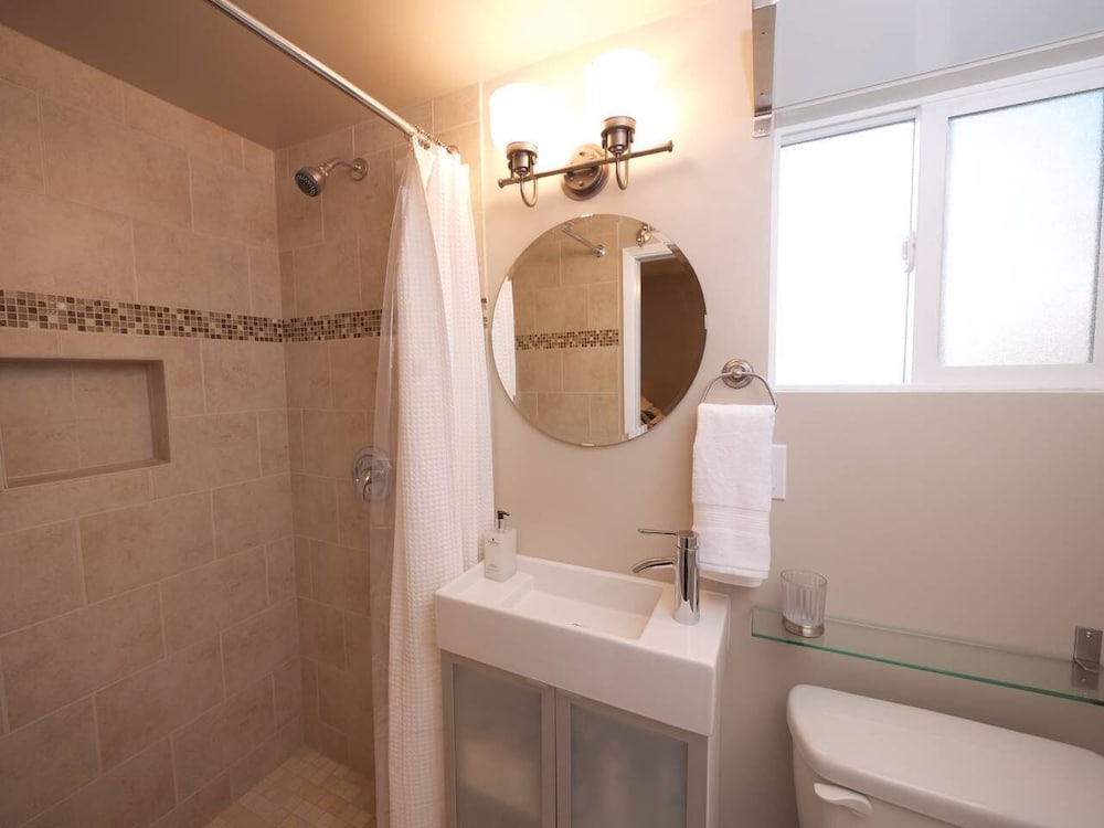 Condo, 2 Queen Beds (Juniper House) photo 2