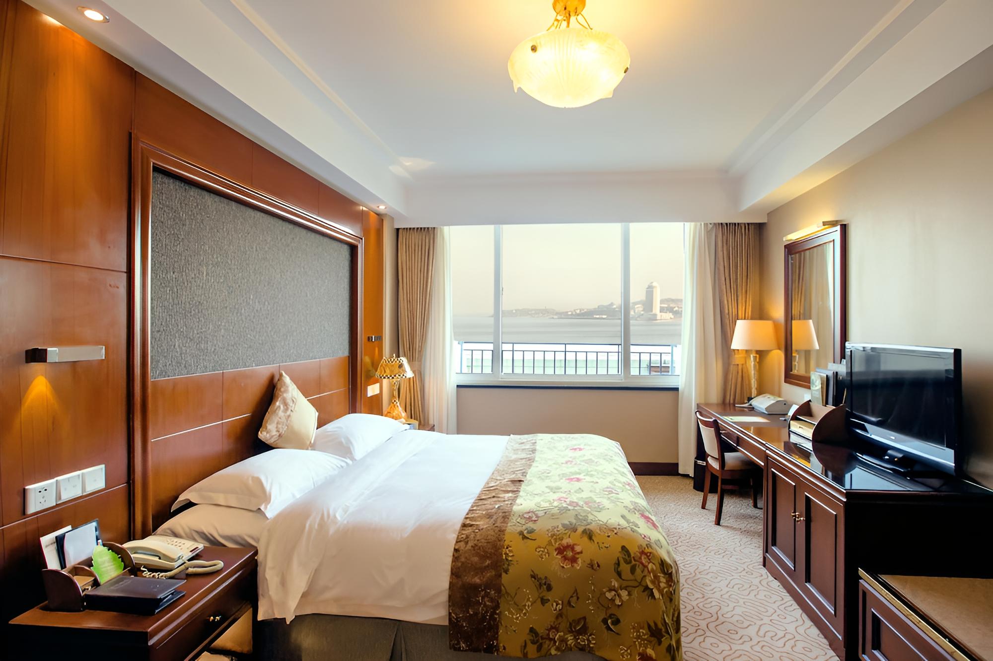 Deluxe Room, 1 King Bed, Sea View photo 1