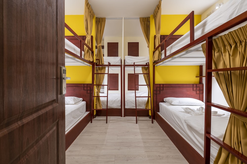 Bed In 10 Bed Mixed Dormitory Room photo 1