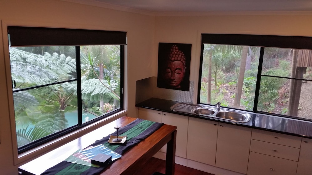 Presidential Cabin, 1 Queen Bed, Pool View photo 3