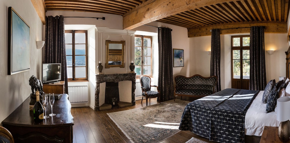 Suite, 1 King Bed
