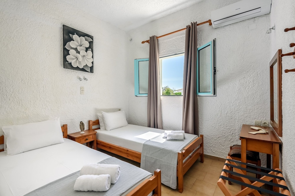 Apartment, 2 Bedrooms, Balcony, Partial Sea View photo 1