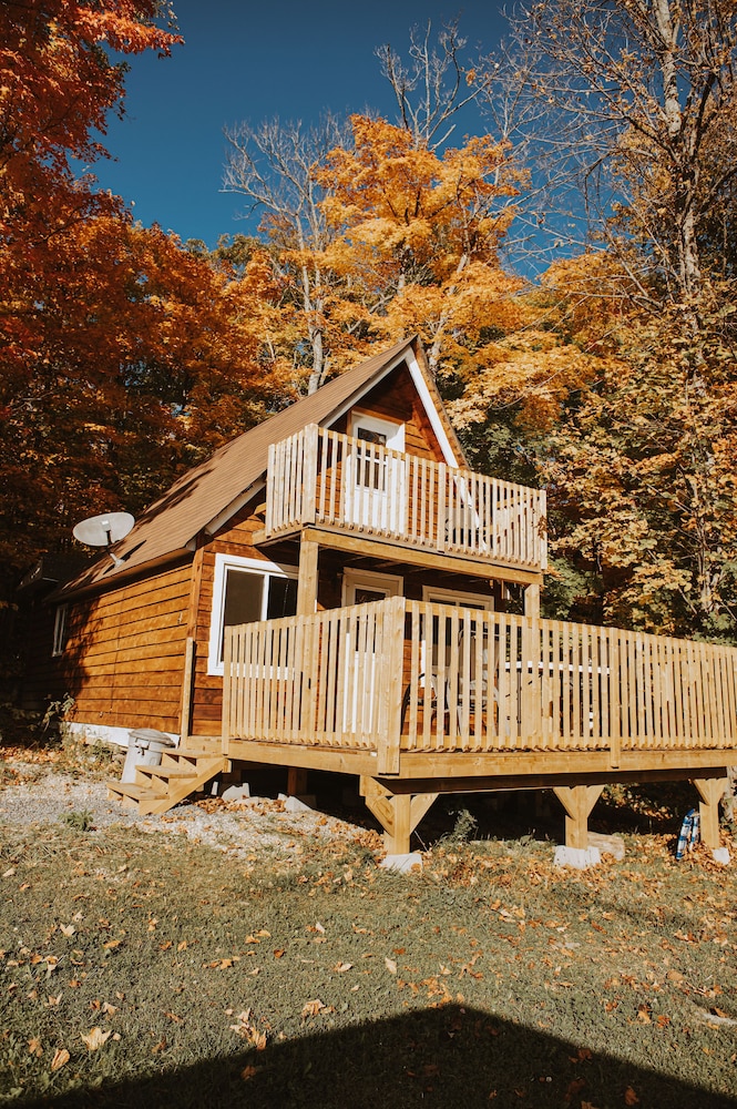 Cottage, Lake View