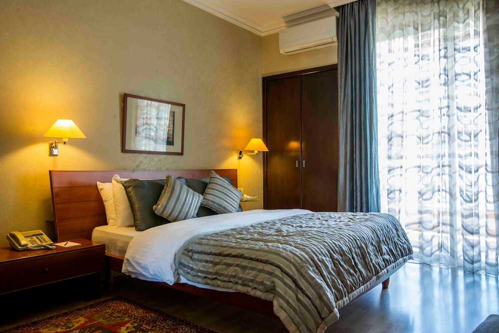 Premium Suite, 2 Bedrooms, Kitchen, Partial Sea View photo 1