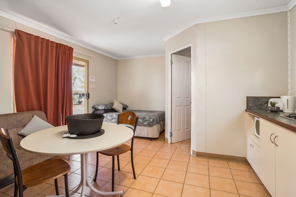Double Room, 1 Queen Bed photo 1