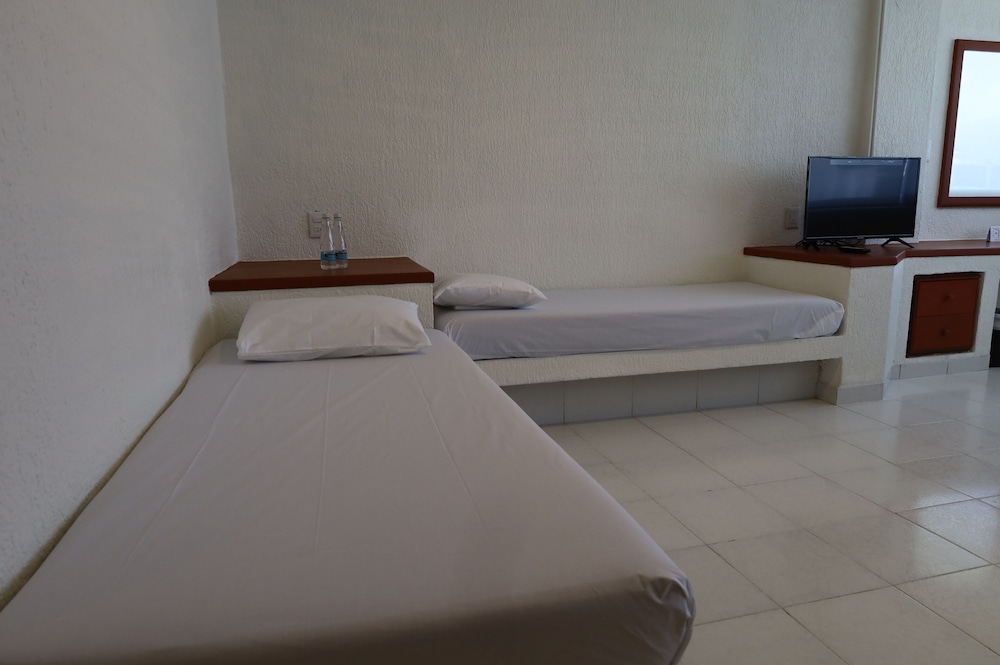 Standard Room, Street View - Photo 5