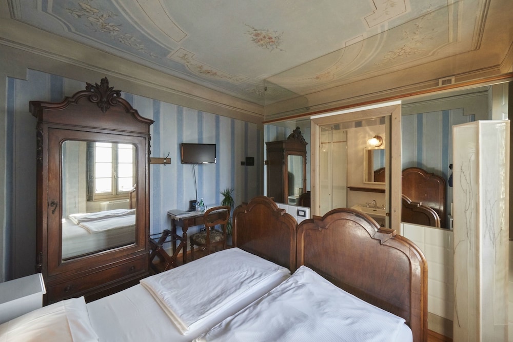 Standard Double Room, Lake View