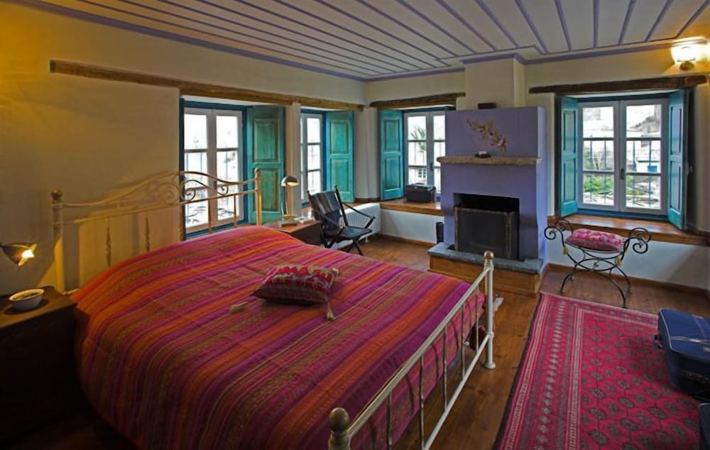Superior Room, Fireplace photo 2