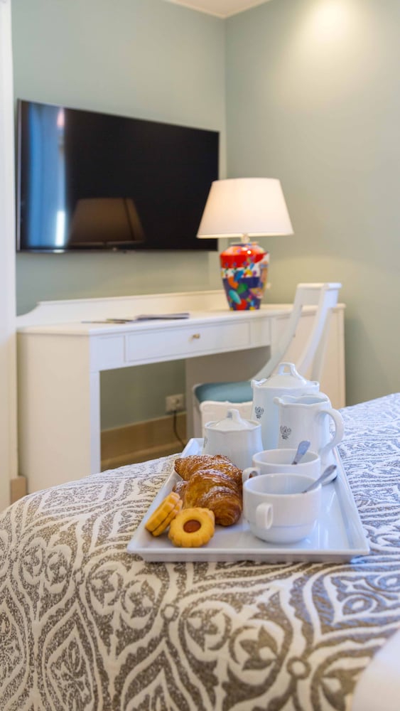 Deluxe Double or Twin Room photo 2