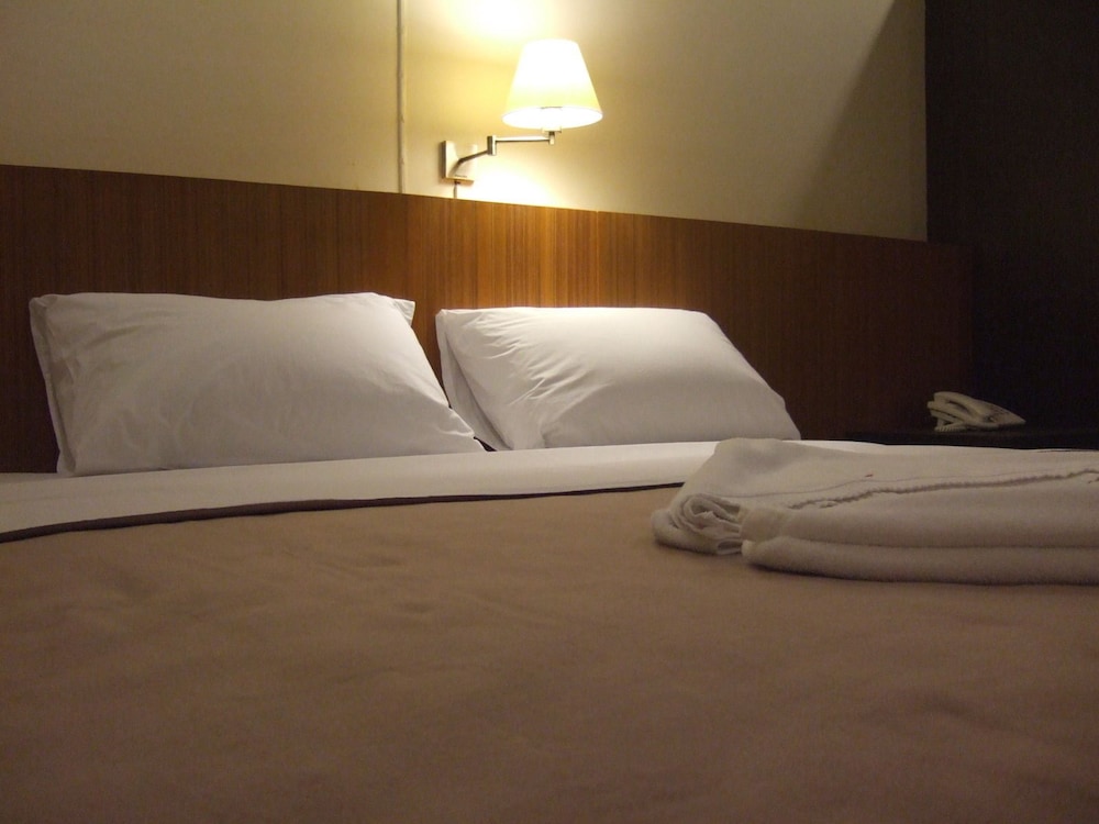 Standard Room, 1 King Bed photo 1