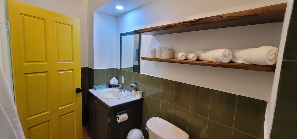 Basic Suite photo 3