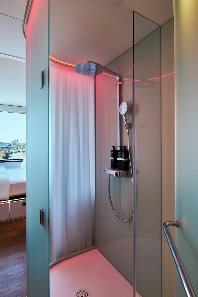 Room, 1 King Bed, City View - Photo 9