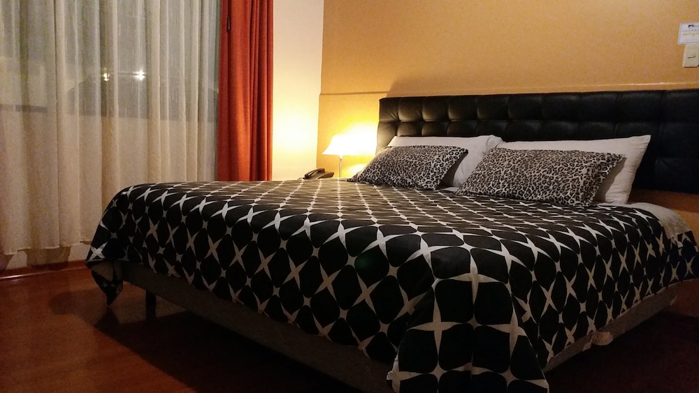 Luxury Room, 1 King Bed, Non Smoking photo 2