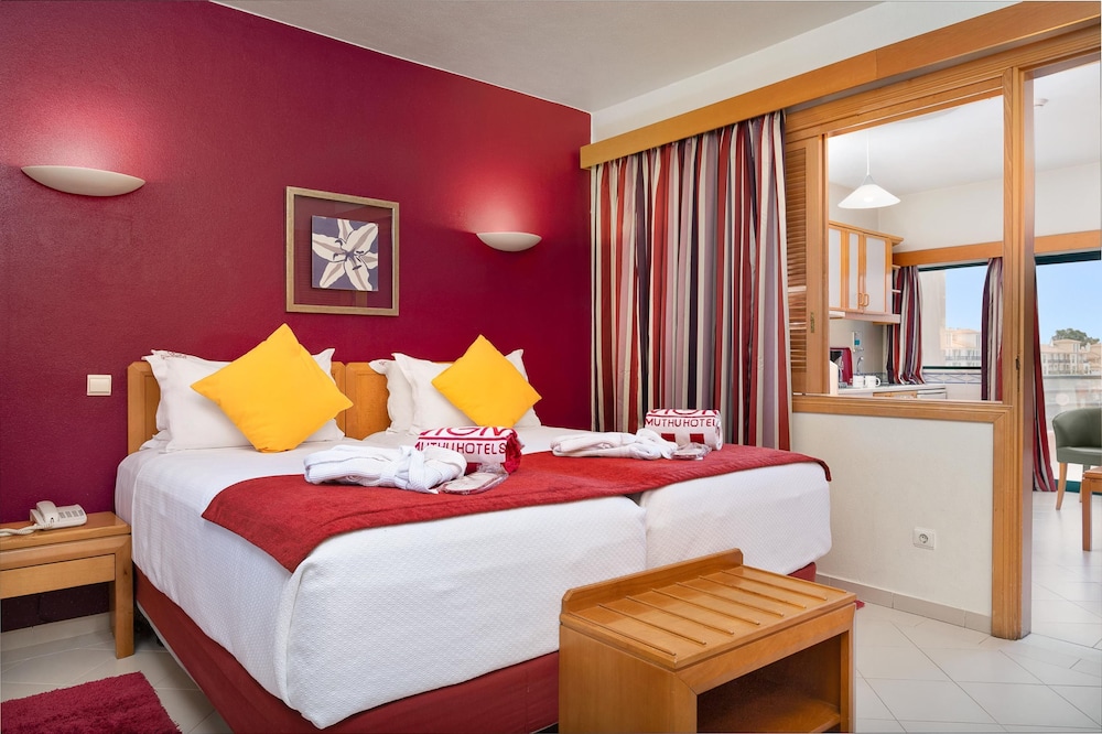One Bedroom Junior Club (2 adults + 2 children) - Photo 1