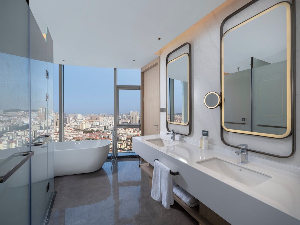 Suite, 1 Bedroom, City View