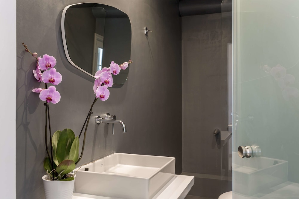 Deluxe Suite, Hot Tub, Sea View (Outdoor) - Photo 8