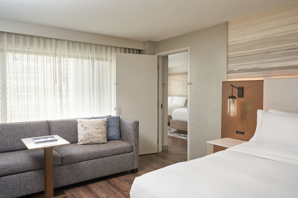 Club Room, 2 Queen Beds - Photo 2