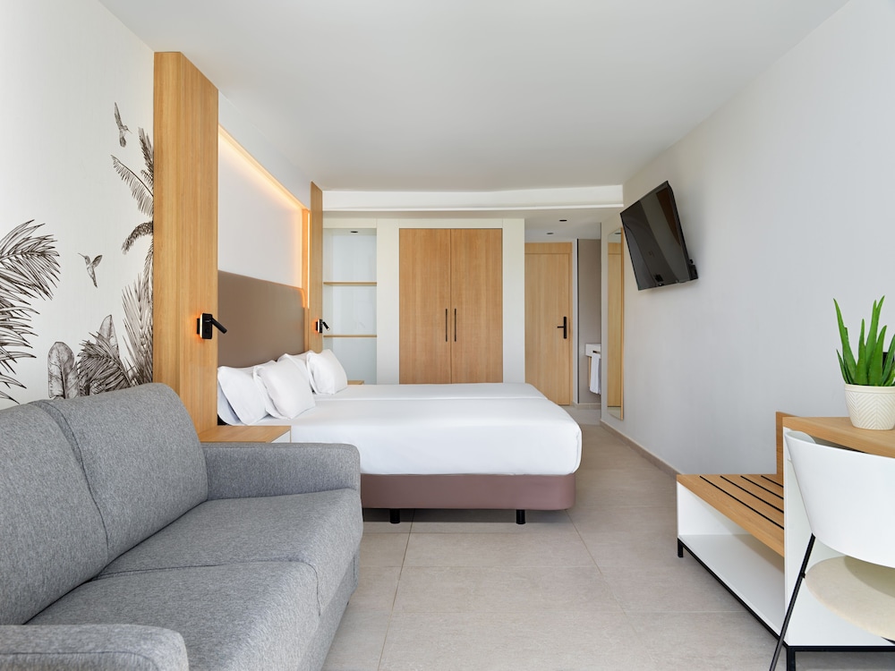 Triple Room, Terrace photo 2