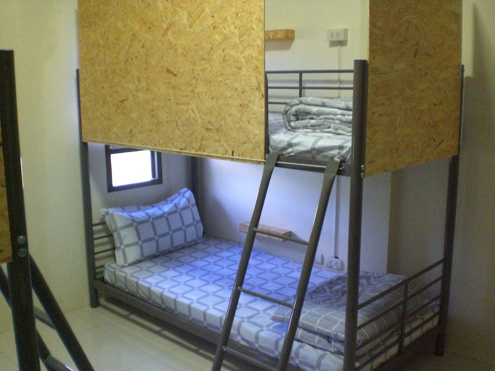 Basic Shared Dormitory, Mixed Dorm