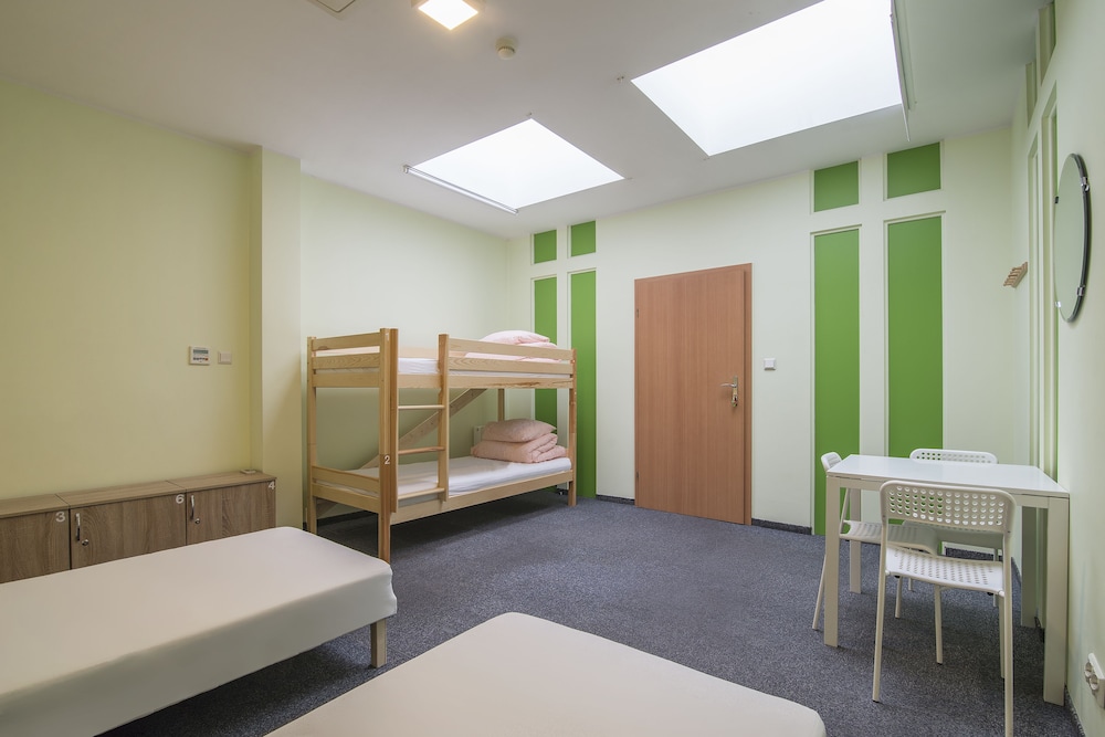 Room (Nr 4)