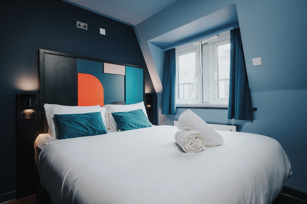 Twin Room - Photo 5