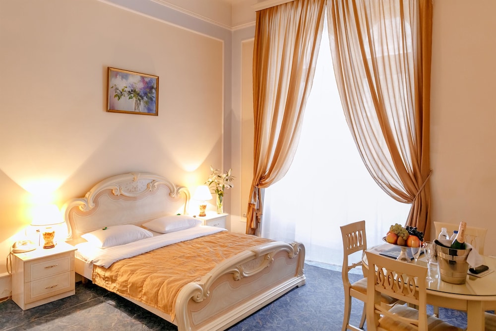 Standard Double or Twin Room - Photo 2