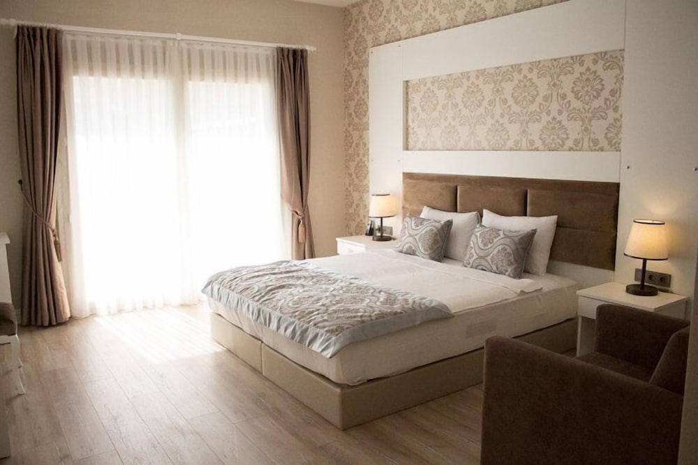Room, Jetted Tub