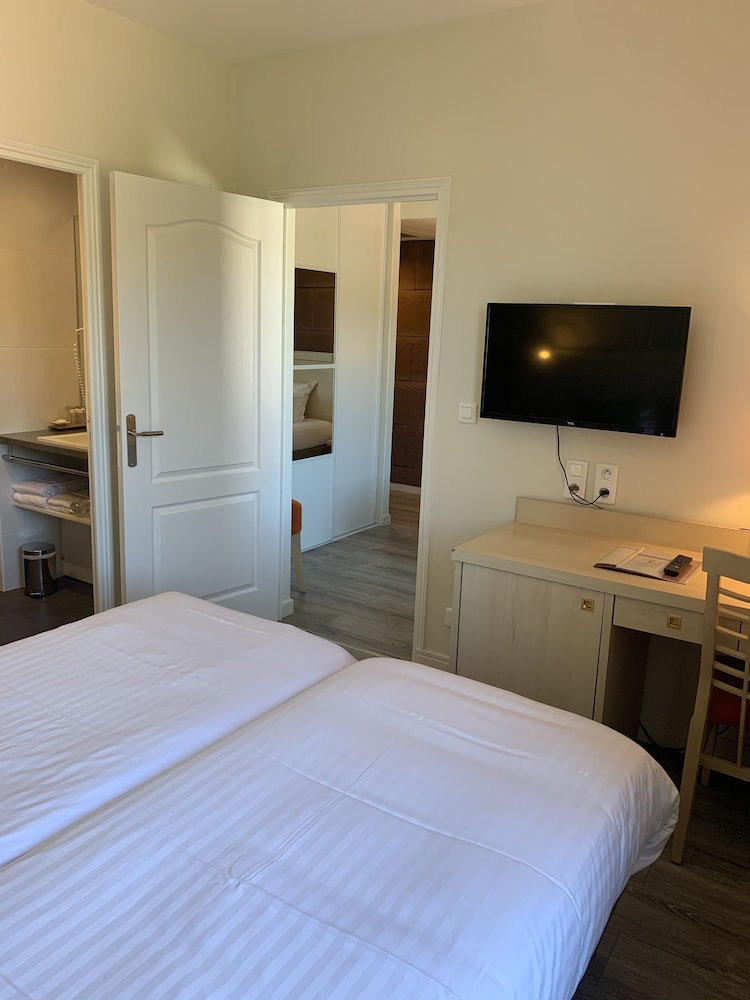 Family Quadruple Room, 2 Bedrooms, Non Smoking photo 1