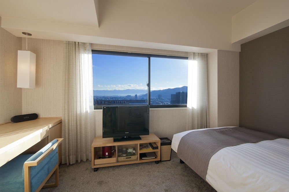 Comfort Double Room, Non Smoking, City View (Corner Room) photo 1