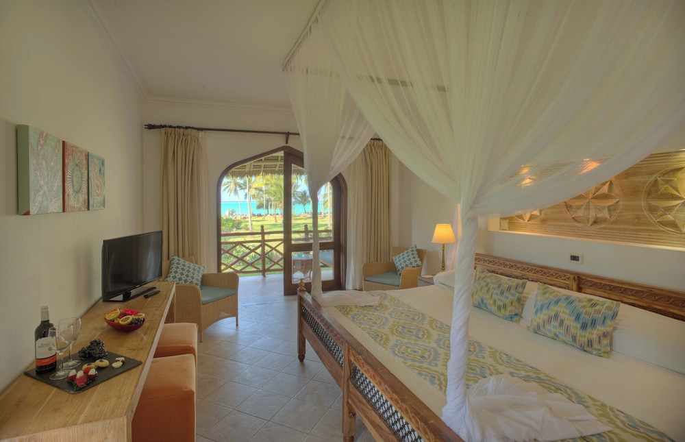 Superior Room, Sea Facing With No Sea View photo 1