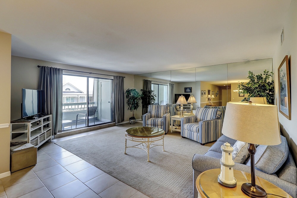 Villa, Multiple Beds, Kitchen, Golf View (929 Cutter Court)