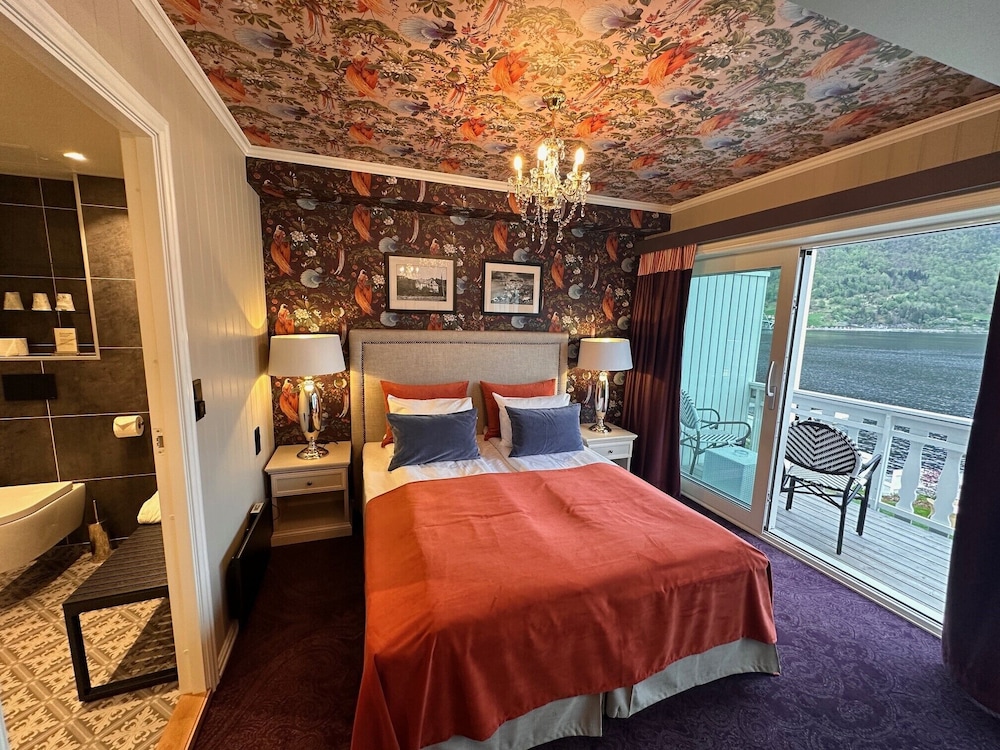 Deluxe Room - Photo 2