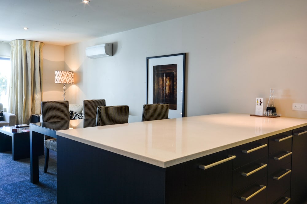 Grande Apartment with Balcony - Photo 5