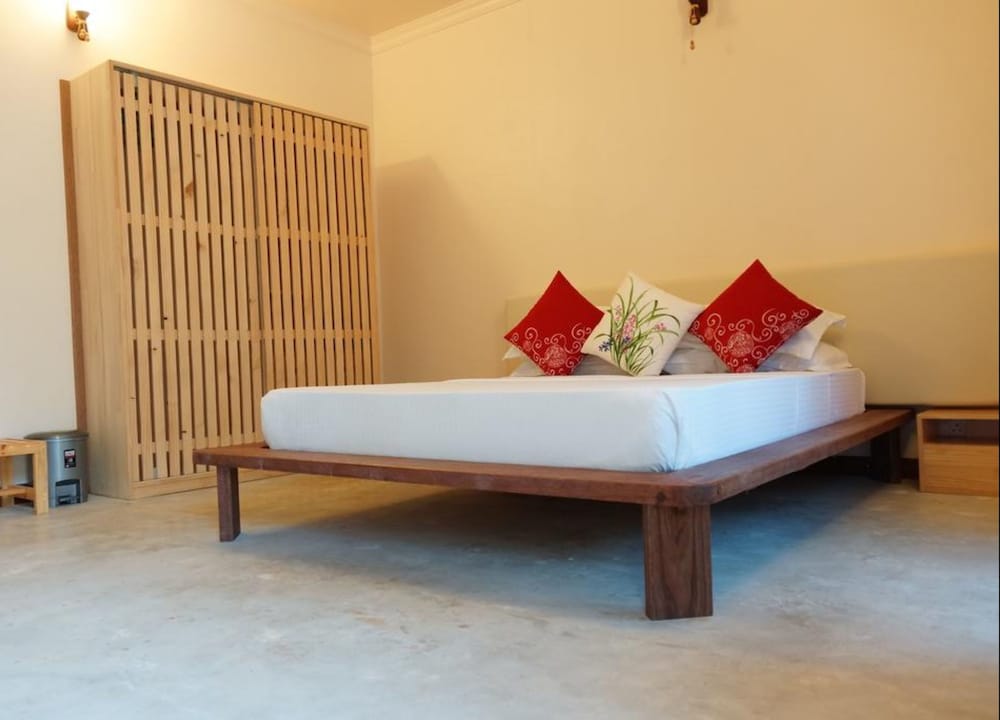 Superior Room, 1 Queen Bed, Garden View