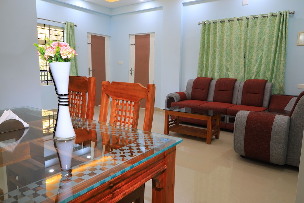 Family Apartment, 3 Bedrooms - Photo 3