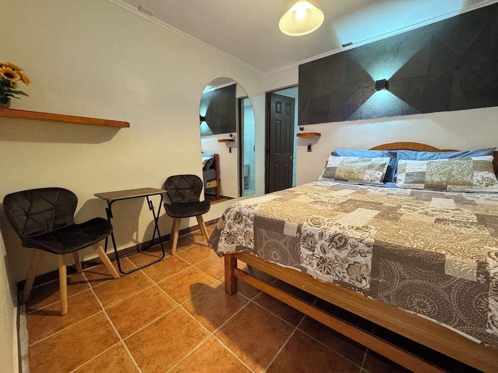 Comfort Room, 1 Bedroom, Ensuite, Courtyard Area photo 1