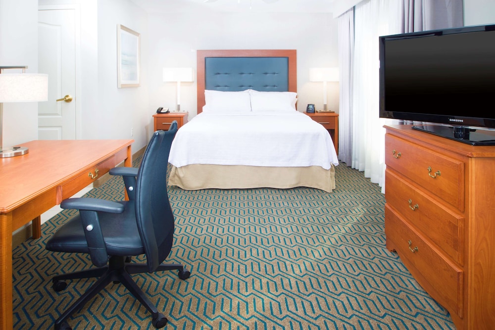 Premium Suite, 1 King Bed, Accessible, Non Smoking (Hearing) - Photo 6