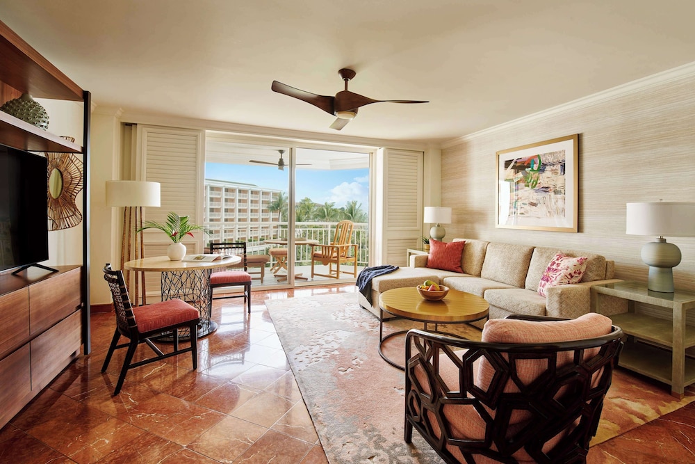 Club Suite, 1 Bedroom, Transfer Shower (Napua Suite, Accessible)