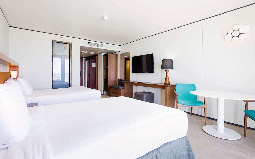 Deluxe Room, 2 Double Beds (Ultimate Adults-Only Club Bay View Do) - Photo 2