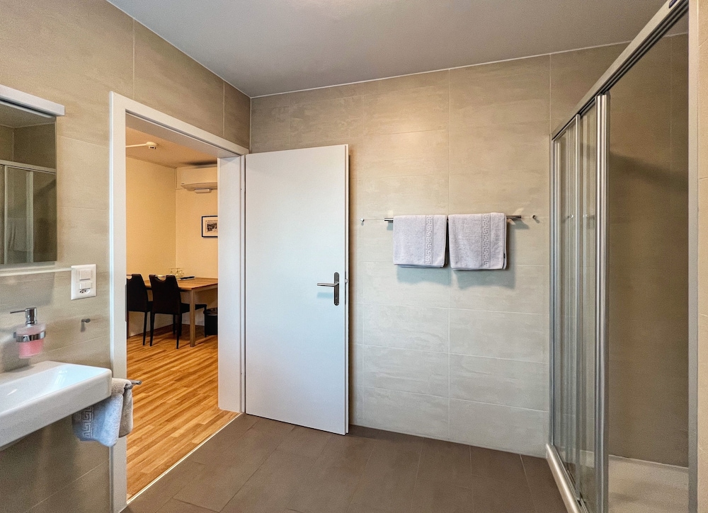 Triple Room - Photo 6