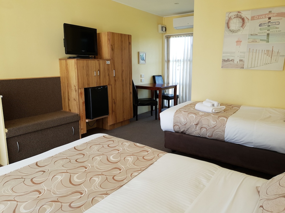 Standard Room, Non Smoking, Balcony (River View Twin Room) photo 3